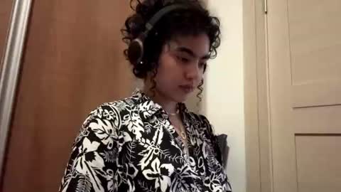 Kelly online show from June 23, 9:51 am
