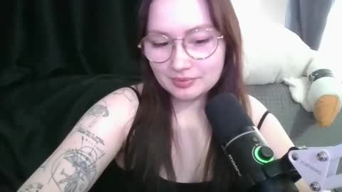 tendre_amelia online show from April 29, 9:45 am