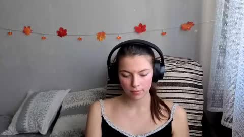 Snapshot of terranaufzinger chatting on October 20, 4:59 am Anny Simpson online show from October 20, 4:59 am