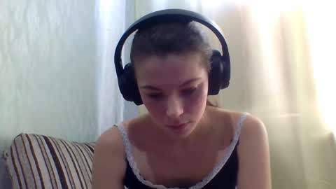 Snapshot of terranaufzinger chatting on September 13, 6:32 am Anny Simpson online show from September 13, 6:32 am