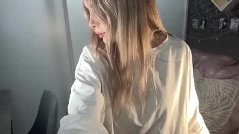 tessiebe online show from March 12, 3:58 pm