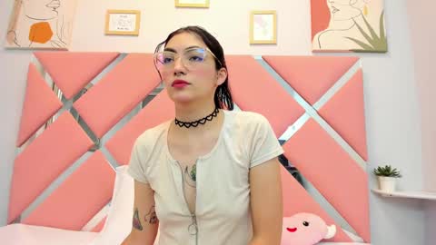 Thaily online show from March 4, 7:32 pm