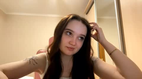 Yumi online show from March 13, 6:09 pm