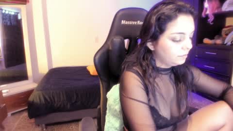 Snapshot of thays_mawakye01 chatting on January 17, 4:04 pm Paola online show from January 17, 4:04 pm