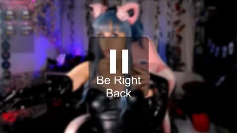 Snapshot of the_kitty_roxy chatting on October 19, 7:32 am ... ... online show from October 19, 7:32 am