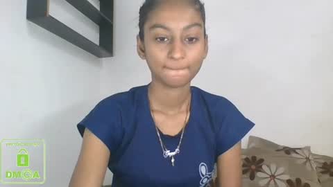 Snapshot of the_right_girl chatting on February 14, 5:19 am Suzan Sexy online show from February 14, 5:19 am