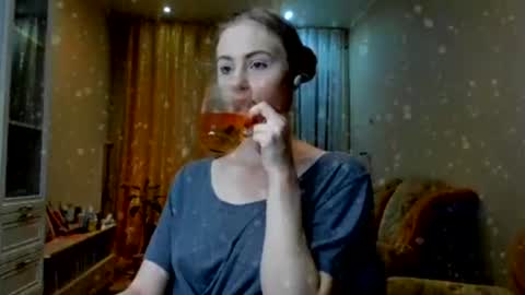 Ally    STREAMING ON TWITCH NOW Check my Twitter for updates online show from December 14, 2:33 am