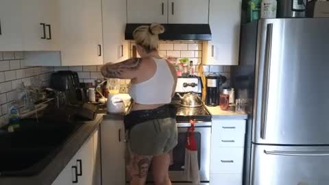 theauroramae -  online show from June 15, 6:19 pm