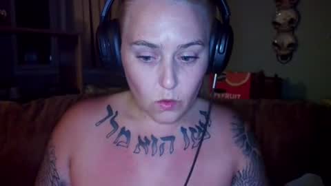 theauroramae -  online show from July 7, 5:32 am