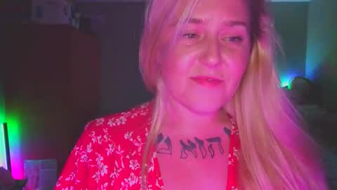 theauroramae -  online show from July 5, 4:19 am