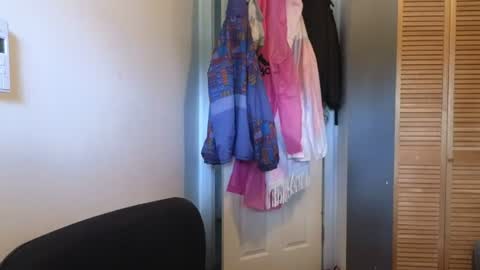 theauroramae -  online show from June 17, 6:31 pm