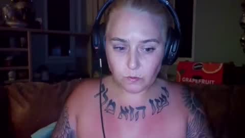 theauroramae -  online show from July 7, 6:47 am