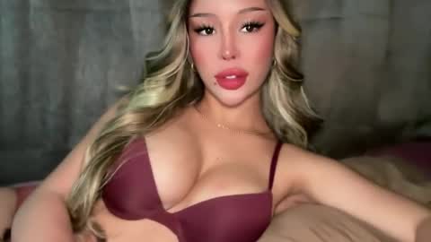 Elle  dont forget to folloW me and thumbs up online show from July 14, 6:51 am