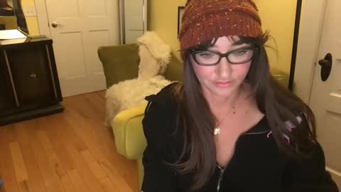 Cach Nelson online show from January 10, 8:19 am