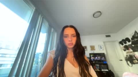 theskyerae online show from April 13, 1:29 am