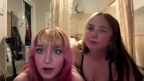 Snapshot of thewildwildwest chatting on October 30, 2:25 am thewildwildwest online show from October 30, 2:25 am