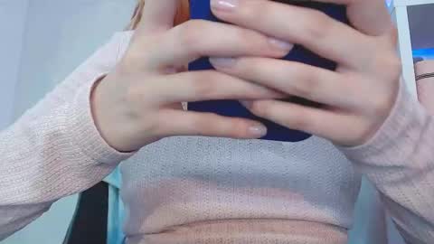 sara online show from December 14, 2:00 am