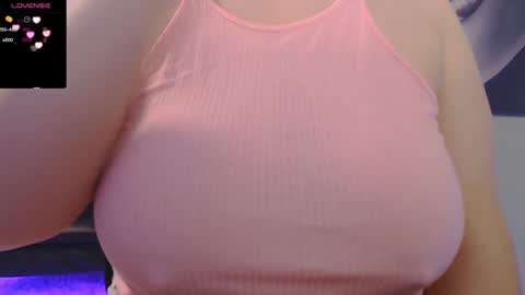 Snapshot of tiabellaxxx chatting on February 4, 4:50 pm Tia Bella online show from February 4, 4:50 pm