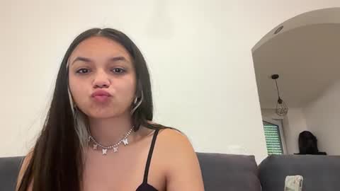 Tiana Le online show from June 16, 9:43 am