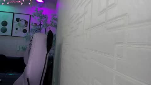 Tiara  online show from June 16, 3:29 am