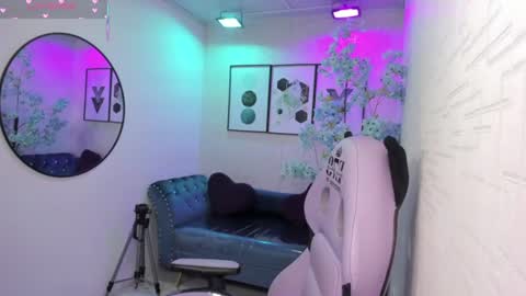 Tiara  online show from June 14, 3:19 am