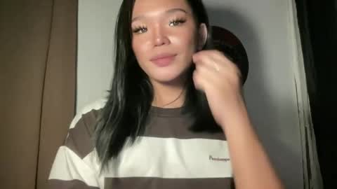 Ms. Tiara online show from June 26, 8:37 am