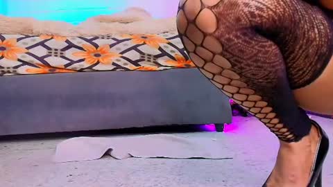 Tifanny Nails  online show from July 11, 2:11 am