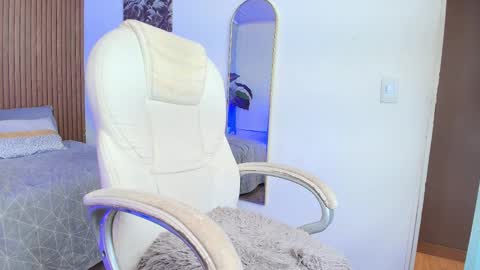 TIFANY online show from November 20, 10:11 pm