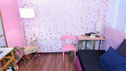 Tifany Lorens online show from April 28, 12:09 pm