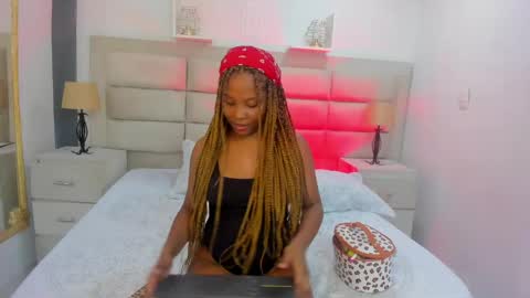 Snapshot of tifanytaylor1_ chatting on February 2, 4:15 am TIFF online show from February 2, 4:15 am