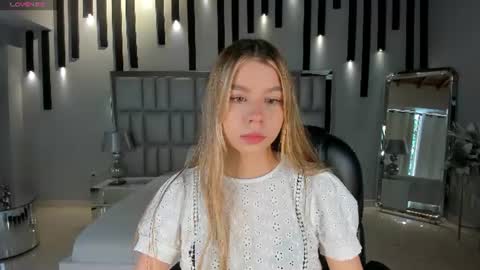 Tiffanny Sins online show from June 14, 4:51 pm