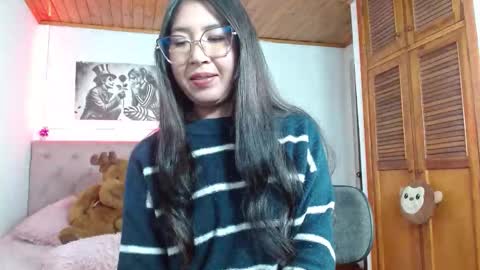 Snapshot of tiffany_beauty18 chatting on October 15, 2:14 am Tifanny online show from October 15, 2:14 am