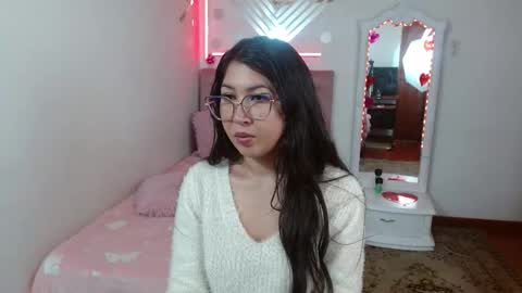 Tifanny online show from March 18, 3:28 pm