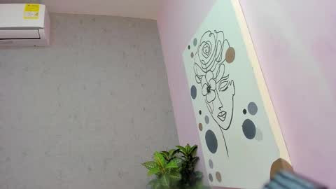 tiffany_mendez online show from November 18, 12:06 pm