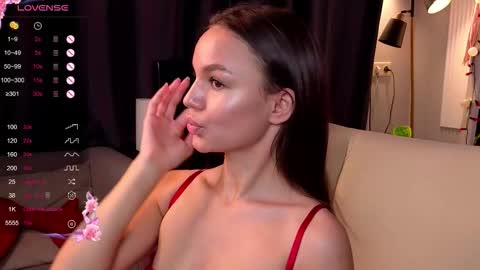 Tiffany online show from January 10, 11:48 am