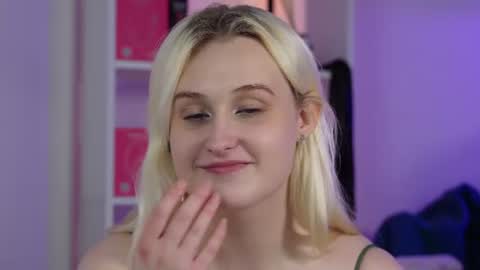 tiffanyjons online show from June 11, 12:32 am