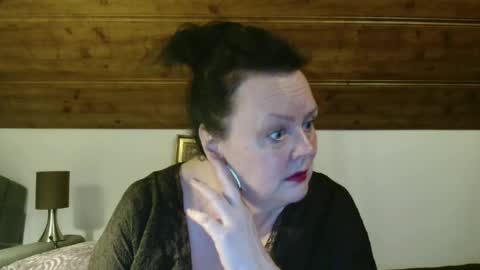 TiffanyMature online show from November 17, 3:46 pm