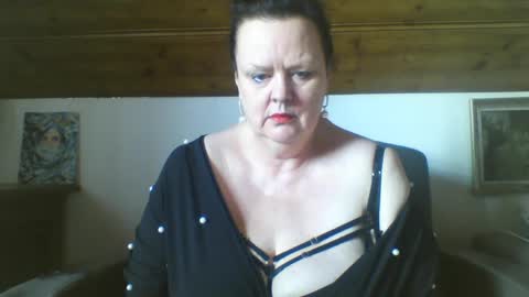 TiffanyMature online show from April 11, 2:10 pm
