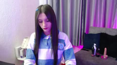 tiinajonus_ online show from May 9, 5:42 am