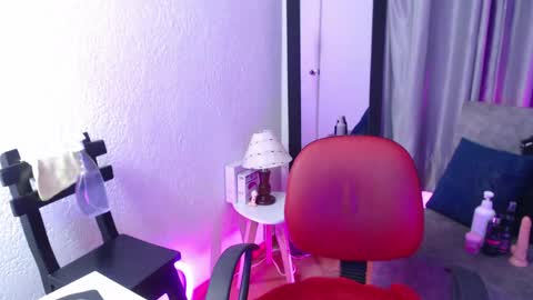 tiinajonus_ online show from April 24, 4:48 am