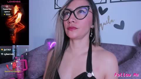 TILA TEQUILA online show from October 14, 1:46 pm