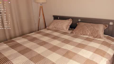 Elizabeth Elize online show from November 25, 8:49 am