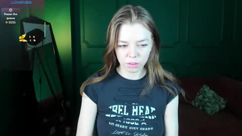 tina_tayllor__ online show from April 1, 9:56 pm