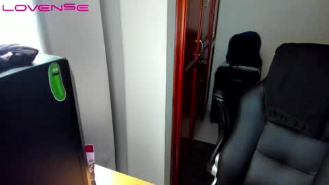 Tina online show from November 7, 9:31 pm