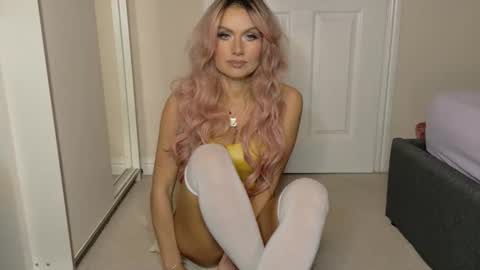 tinkerbell822 online show from February 2, 8:57 am