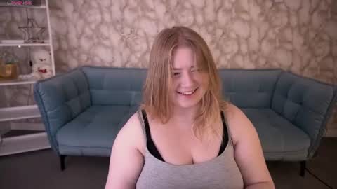 TinkerrBelll online show from June 15, 7:25 pm