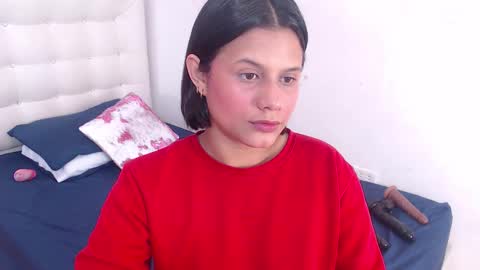 tiny_whore18 online show from October 24, 6:26 pm