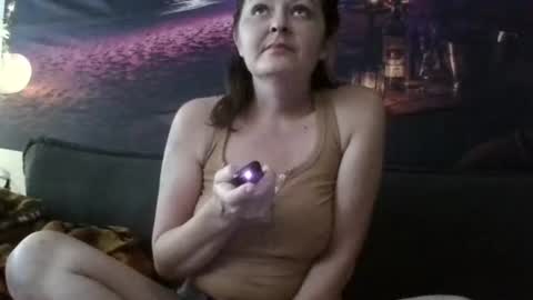 tinyassbossymilf online show from June 27, 5:08 pm