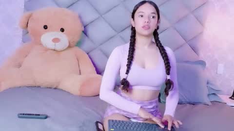 TinyCurlQueen online show from December 1, 7:27 pm