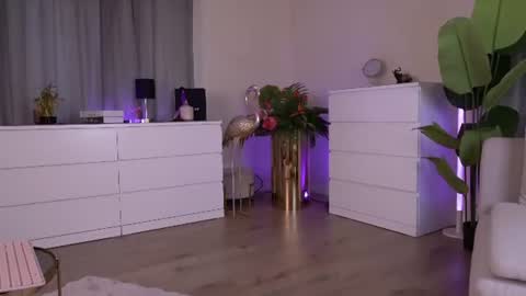 Anissa online show from June 18, 3:28 pm